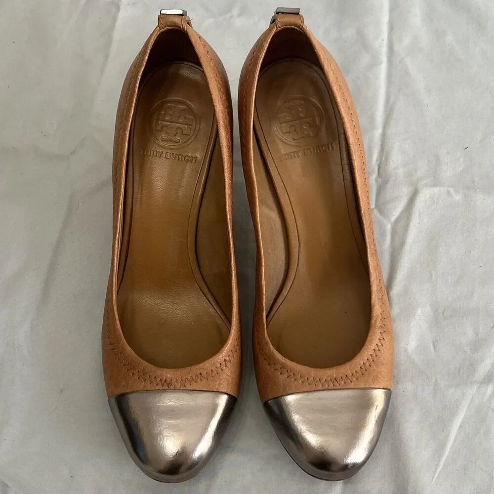 Tory Burch Tan Leather Round Toe Block Heel Pewter Cap-toe Pump Sz 8M